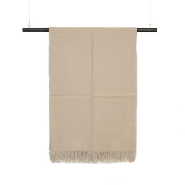 Fliesen Design Store und Showroom verkauft exklusiv in Ostholstein, Lübeck und Hamburg Weich Alpaca Decke individuelles Branding für Hotel und Gewerbe